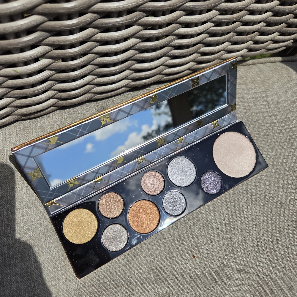 MAC Qween Supreme Eyeshadow Palette